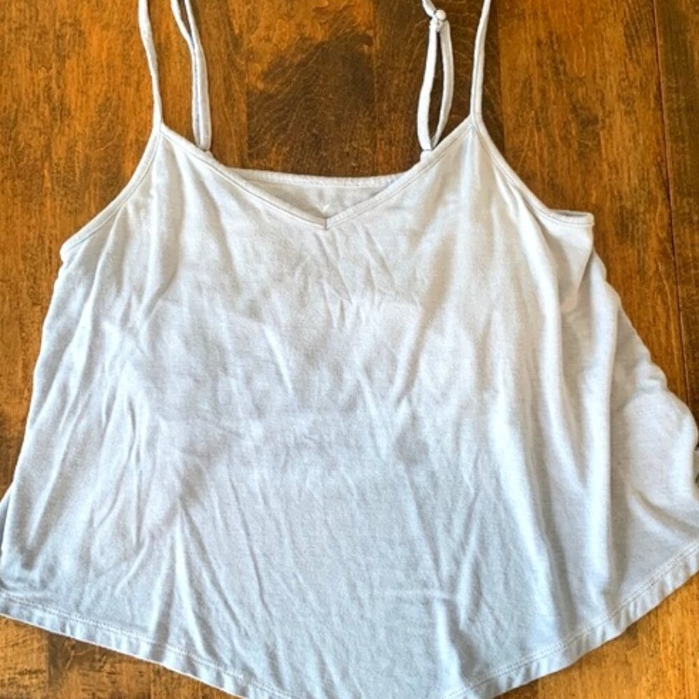 ✨ Add free to bundle! American Eagle crop top.